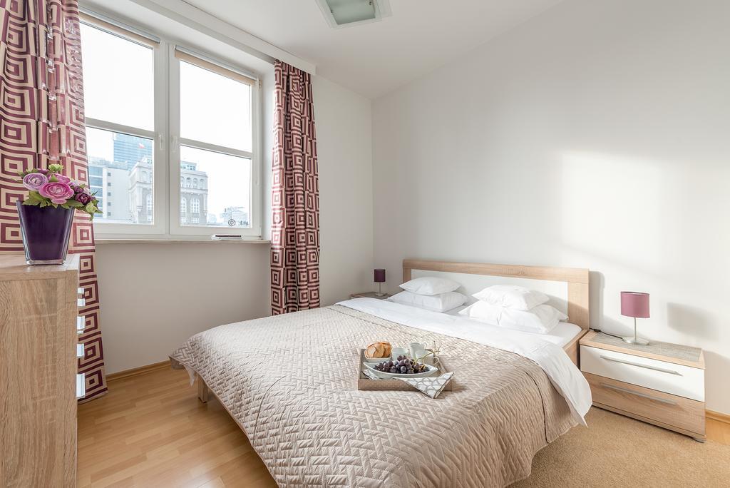 P&O City Center Apartments Warsaw Room photo