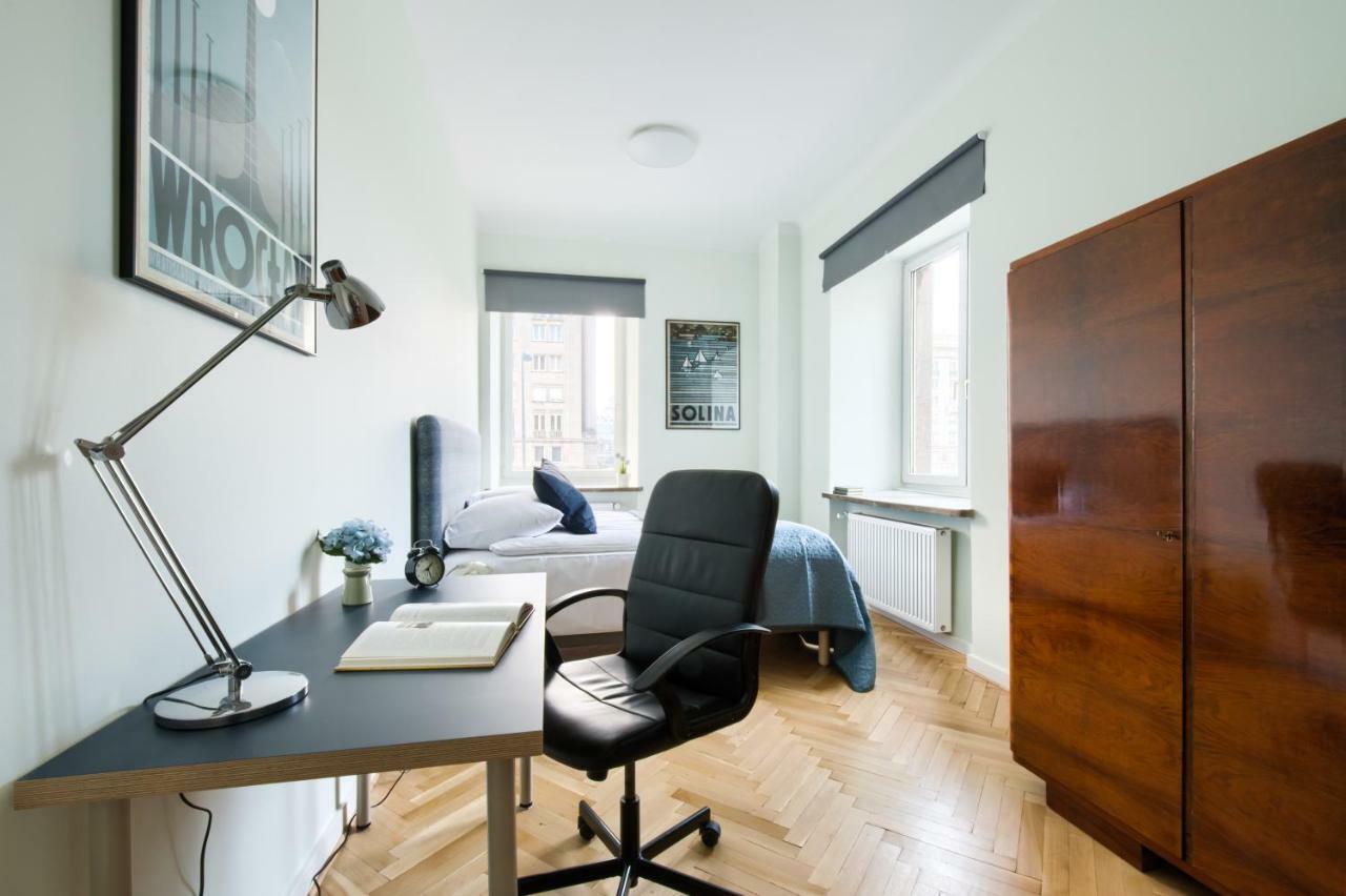 P&O City Center Apartments Warsaw Room photo